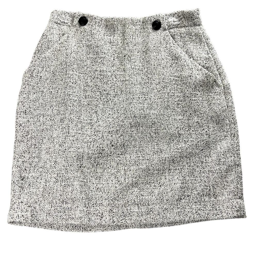 Womens H&M Size 4 Grey Skirt with Buttons Back Zip